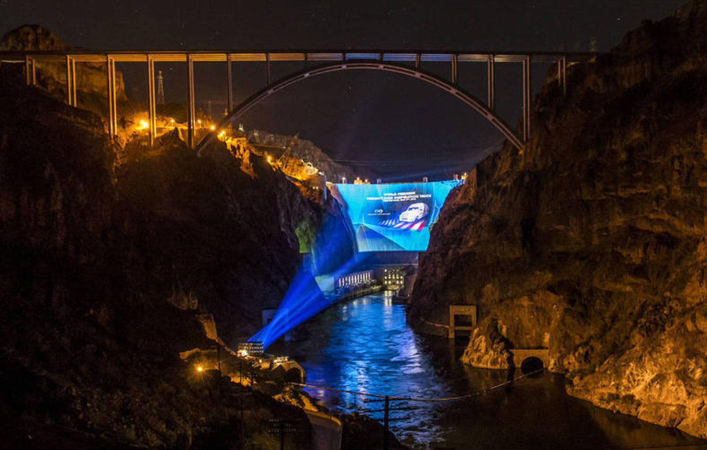 Freightliner Inspiration, Hoover Dam